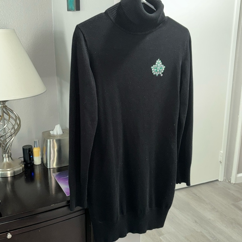 💚💕 AKA IvyBox Sweater 💚💕